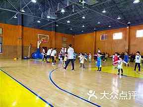 高位逼抢为什么需要整体协作：从第一步施压说起